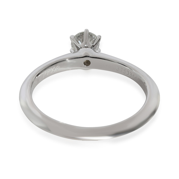 Tiffany & Co. Solitaire Diamond Engagement Ring in Platinum I VS1 0.26 CT - Picture 2 of 5
